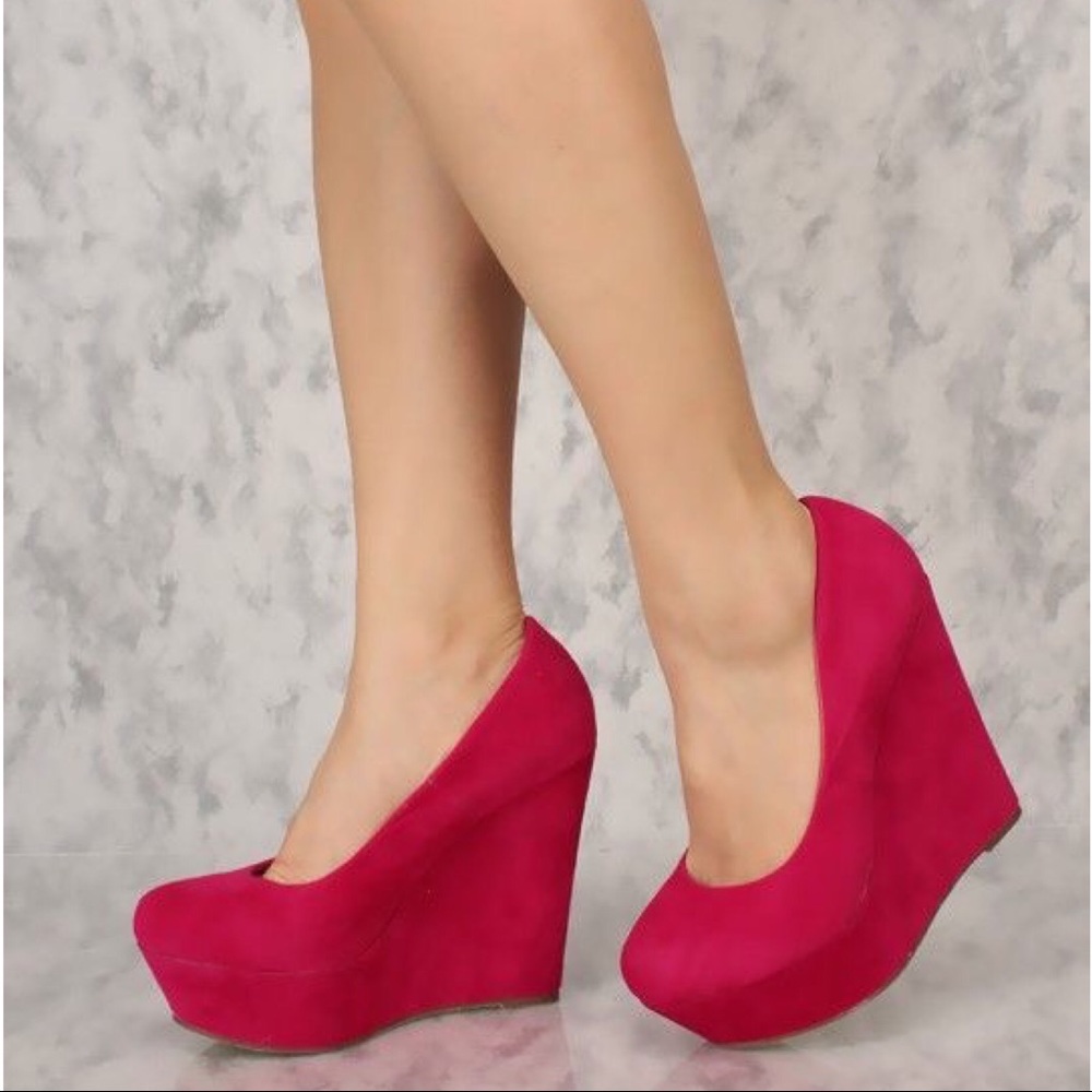 Sexy Fuchsia Close Toe Platform Wedges - Picture 4 of 5